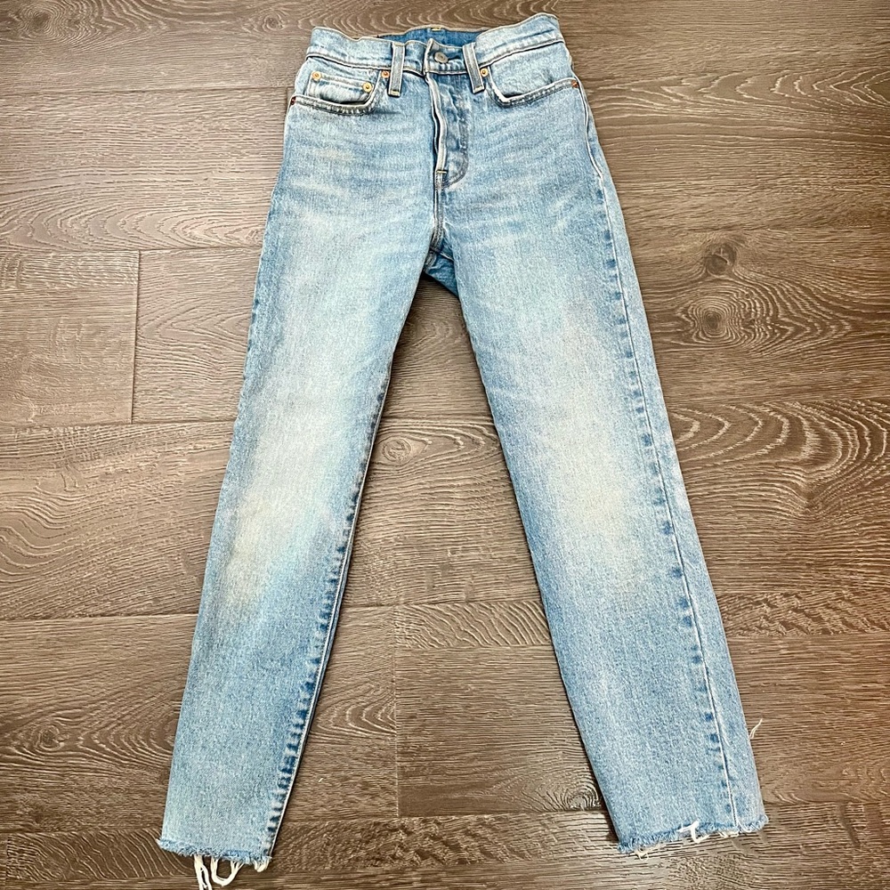 Levi’s cropped straight leg jeans